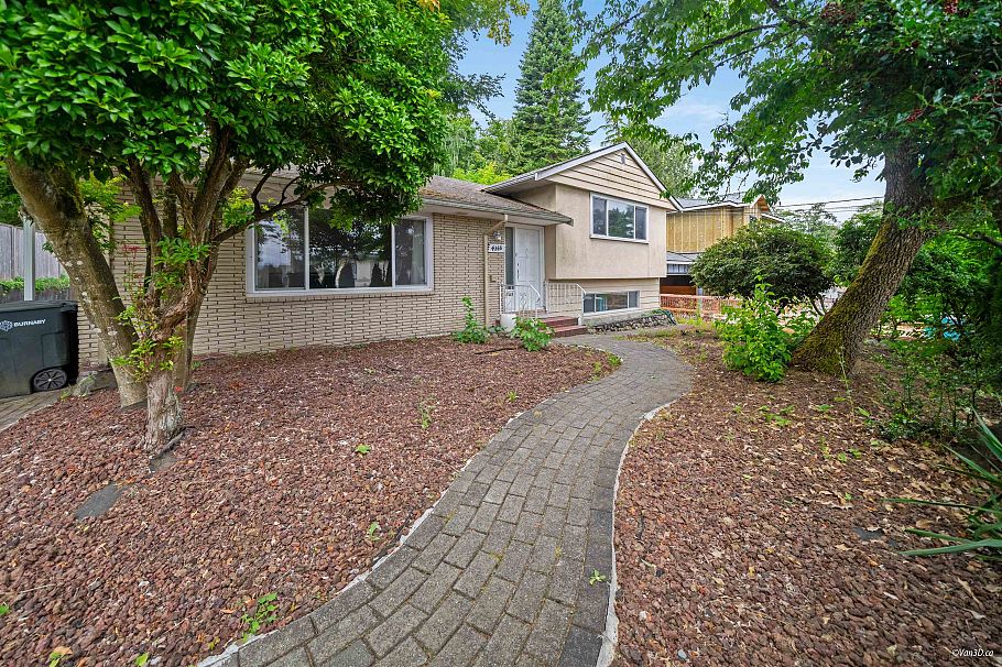 4366 Gilpin Crescent Burnaby, BC - 1