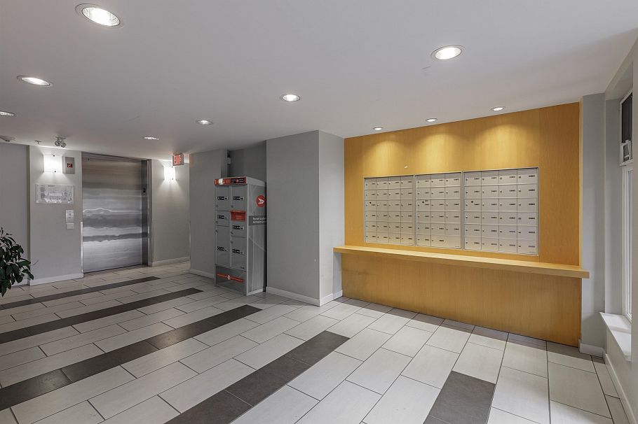 214 3575 Euclid Avenue Vancouver, BC - 2