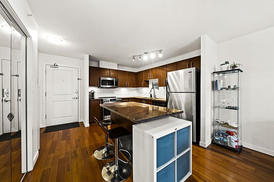 503 2088 Madison Avenue Burnaby, BC - 4