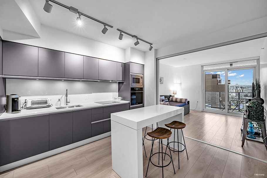 1021 180 E 2nd Avenue Vancouver, BC - 4