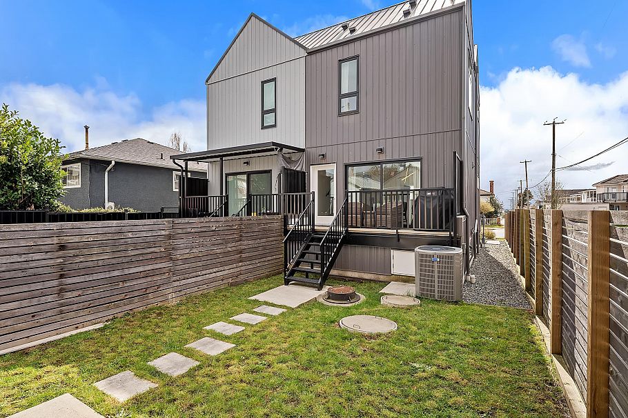 225 E 57th Avenue Vancouver, BC - 26