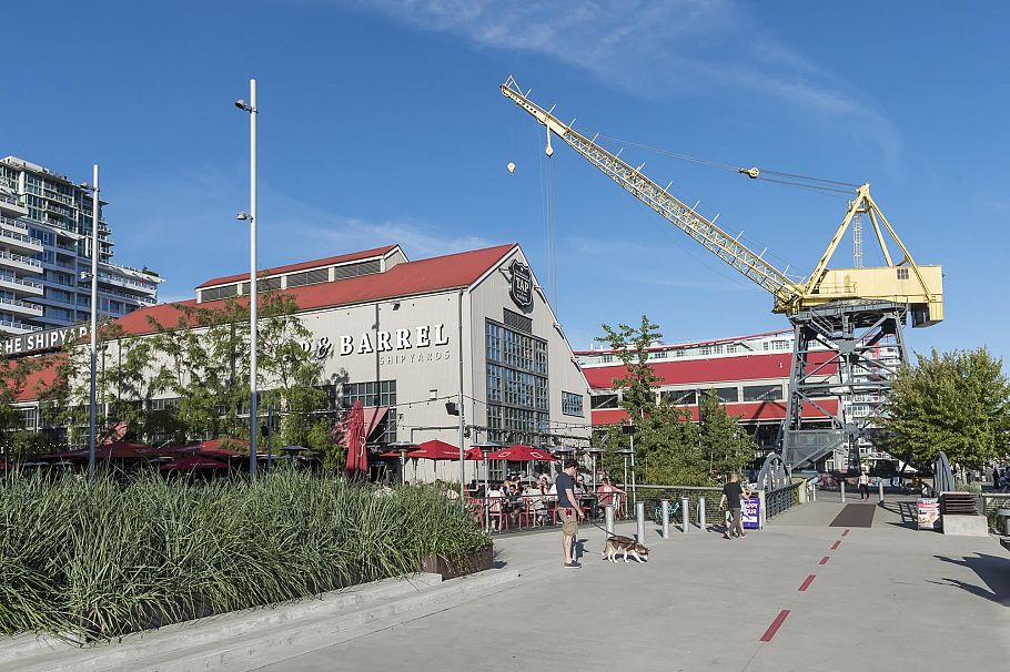 203 145 St. Georges Avenue North Vancouver, BC - 32