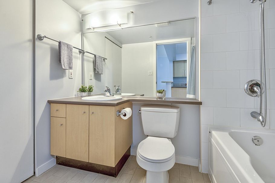 308 2768 Cranberry Drive Vancouver, BC - 17