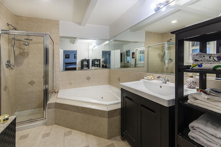 4540 Mountain Highway North Vancouver, BC - 20