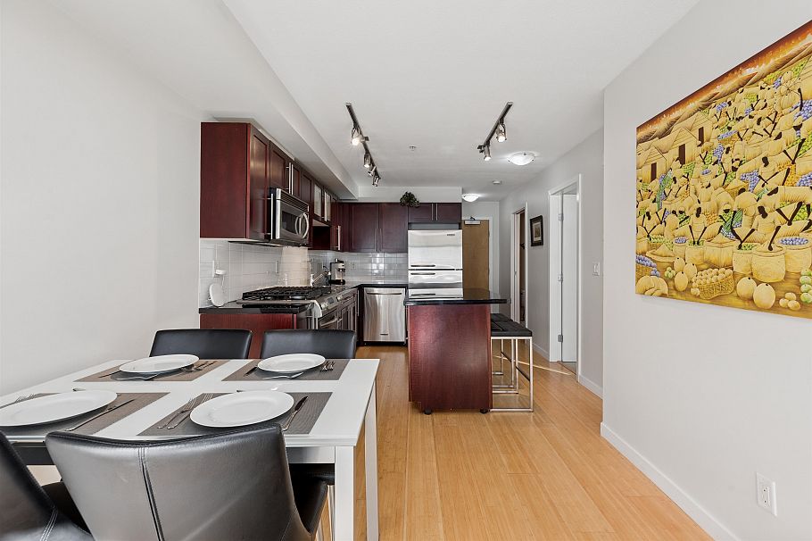 311 122 E 3rd Street North Vancouver, BC - 6