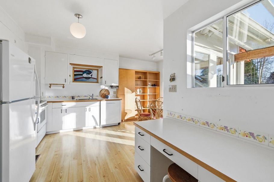 3760 W 29th Avenue Vancouver, BC - 8