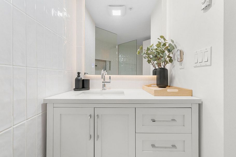 202 1106 W 11th Avenue Vancouver, BC - 25