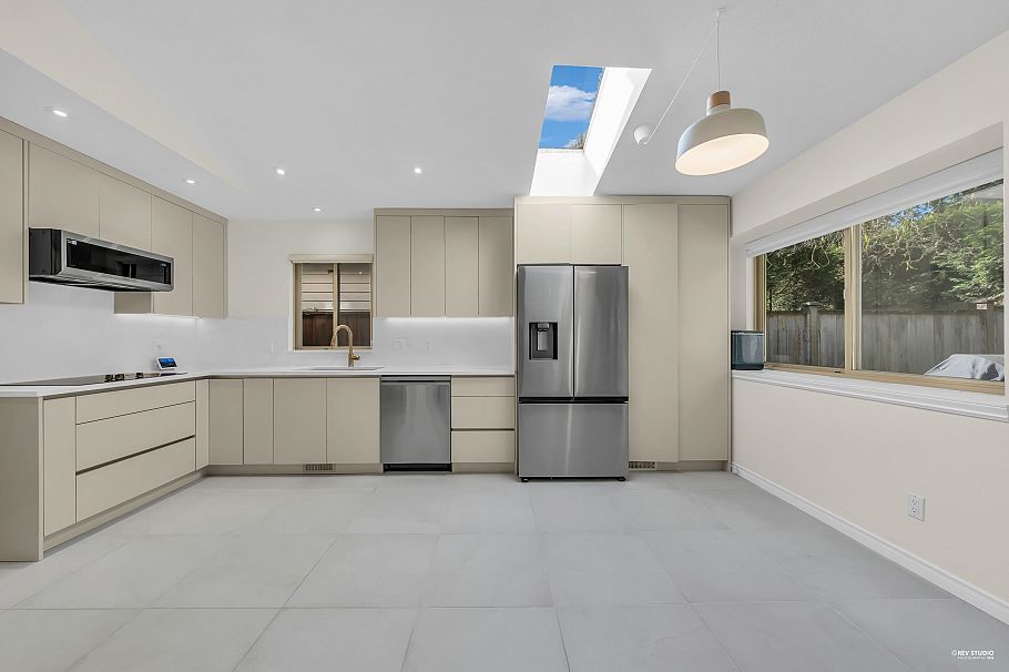 3265 Chaucer Avenue North Vancouver, BC - 11