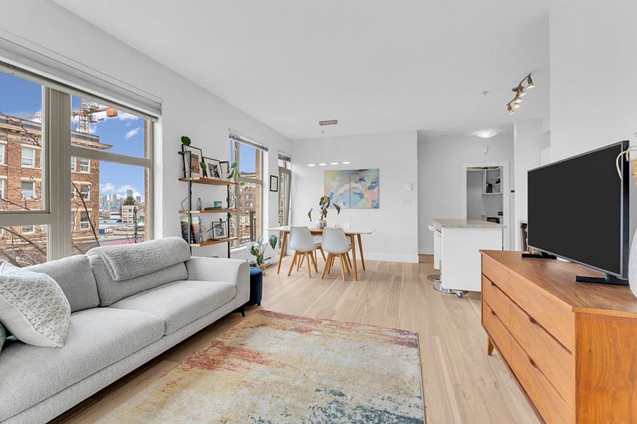 304 205 E 10th Avenue Vancouver, BC - 6