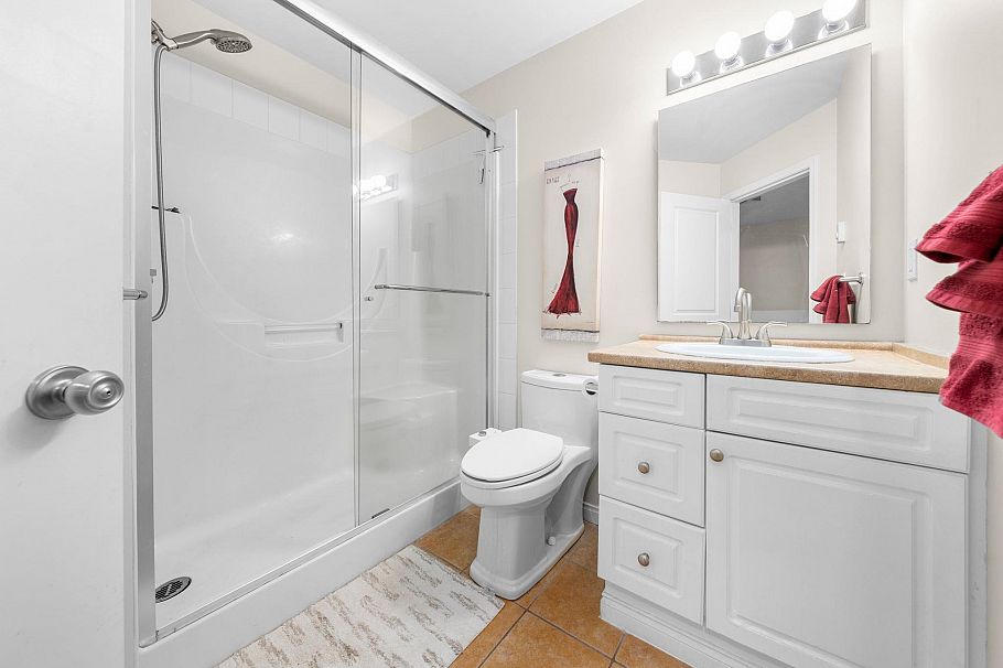 1263 W 16th Street North Vancouver, BC - 25