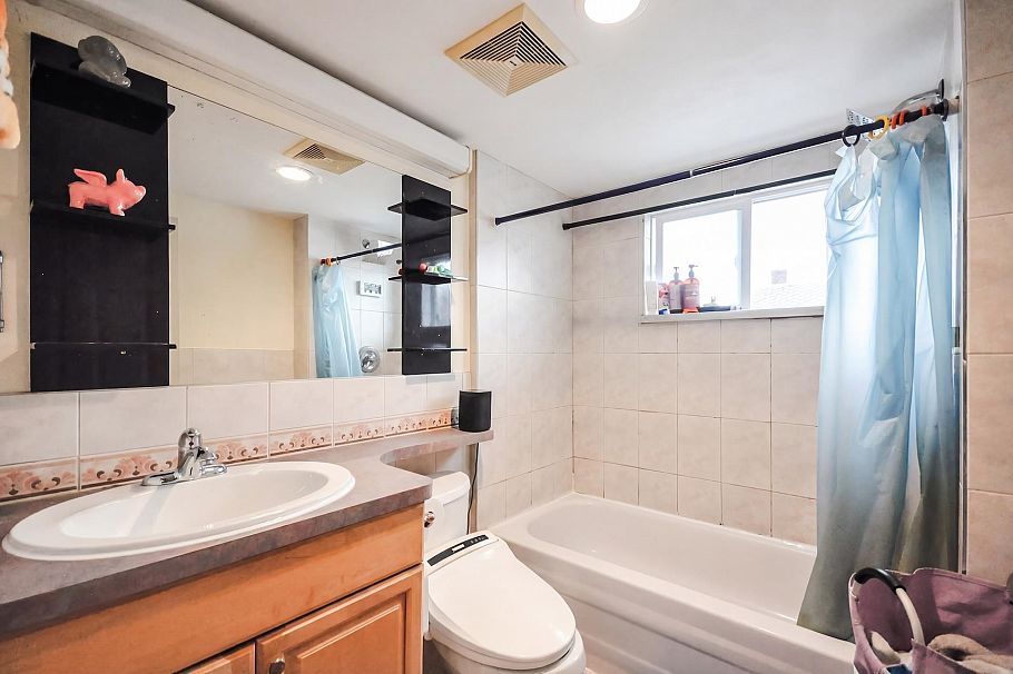 3156 Adanac Street Vancouver, BC - 30