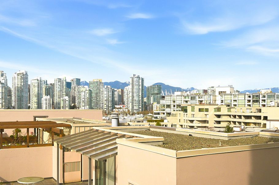 533 666 Leg In Boot Square Vancouver, BC - 12