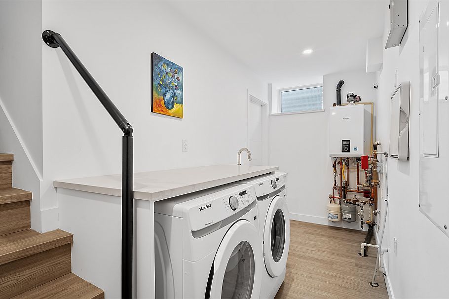 225 E 57th Avenue Vancouver, BC - 25