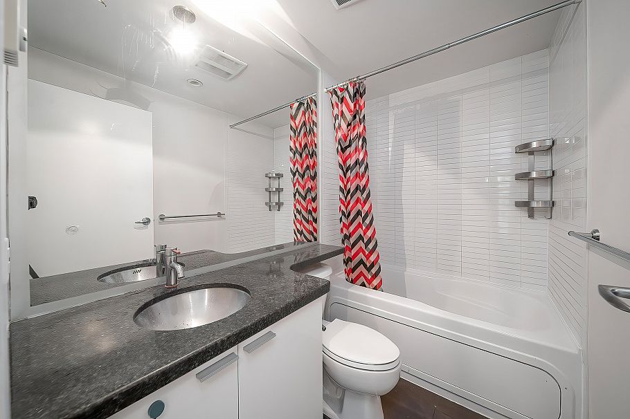 119 Regiment Square Vancouver, BC - 8