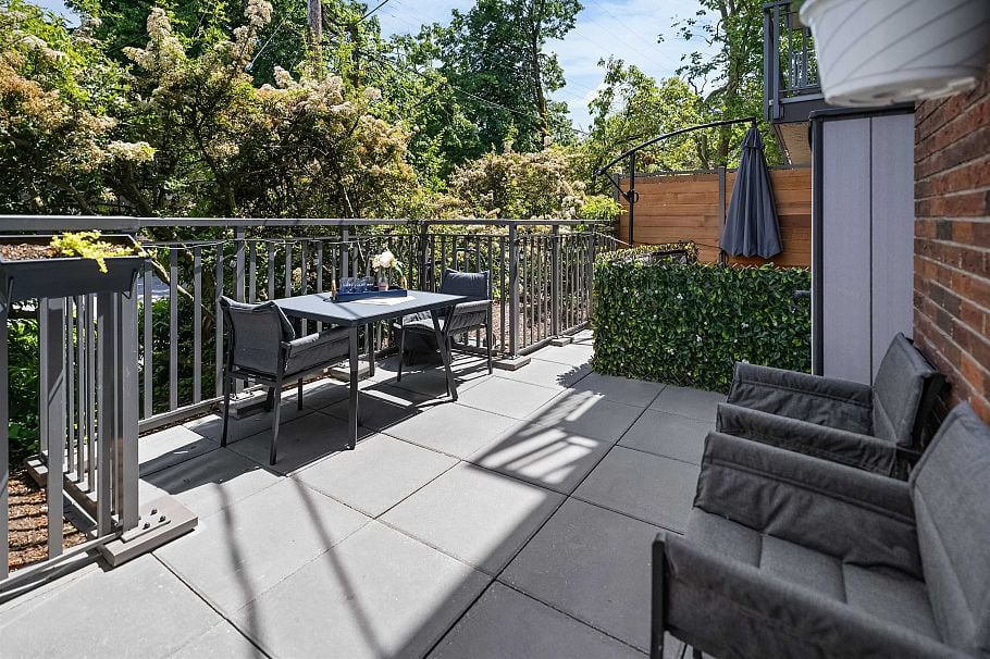 101 2121 W 6th Avenue Vancouver, BC - 7