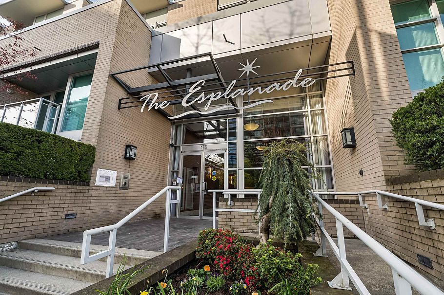 1404 188 E Esplanade North Vancouver, BC - 26