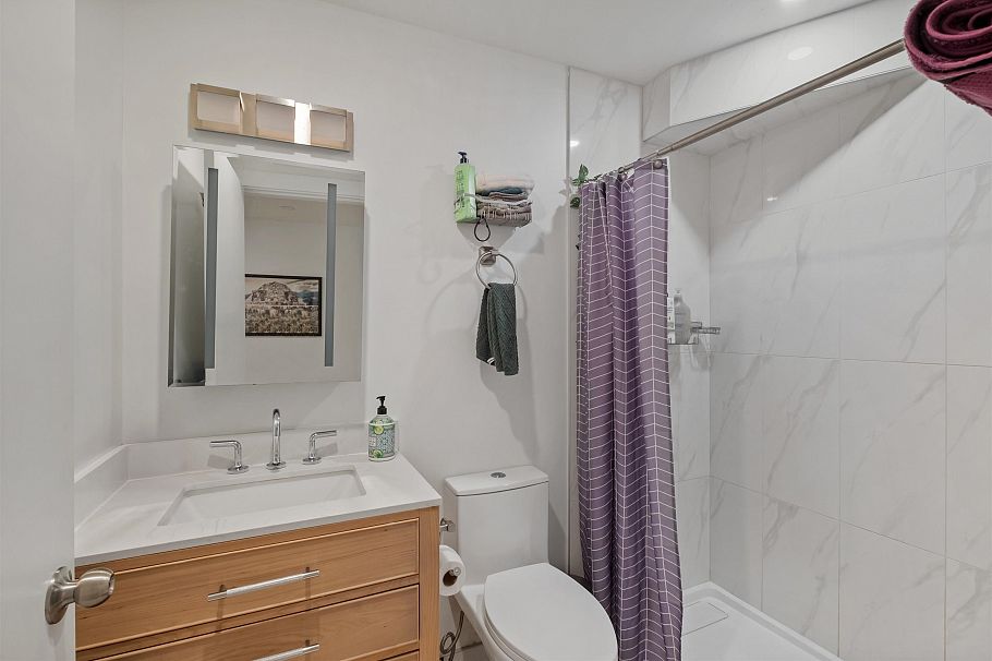 869 Clements Avenue North Vancouver, BC - 12