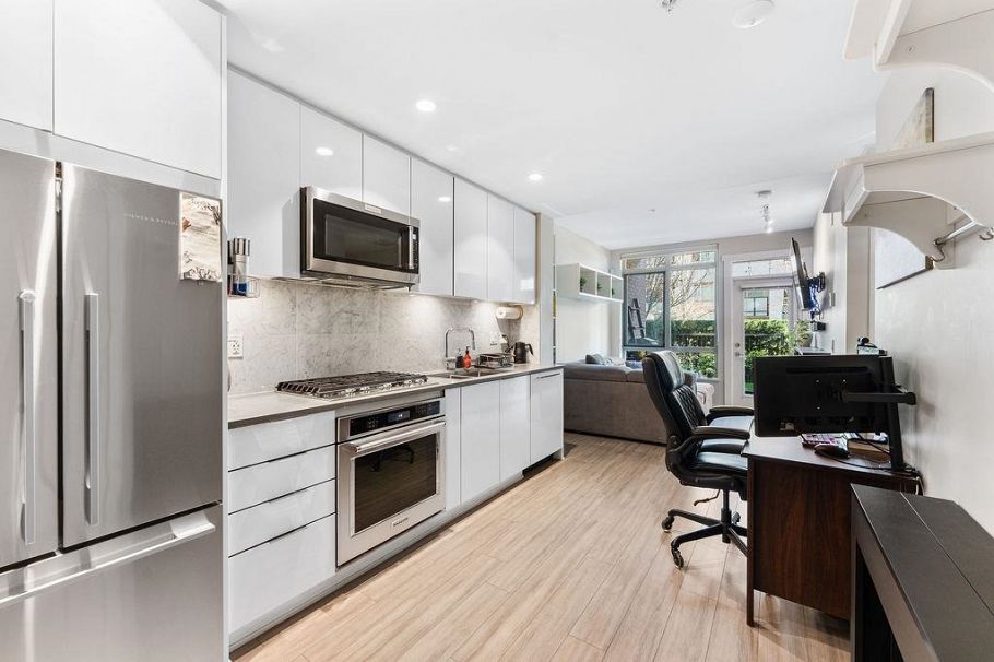 3 2651 Library Lane North Vancouver, BC - 9