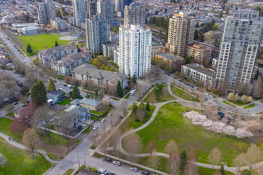 1209 3588 Crowley Drive Vancouver, BC - 25