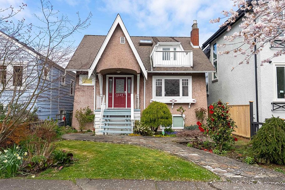 4405 W 9th Avenue Vancouver, BC - 1