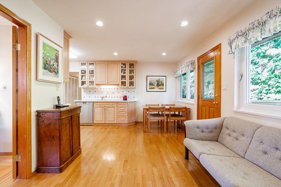 4651 Valley Road North Vancouver, BC - 13