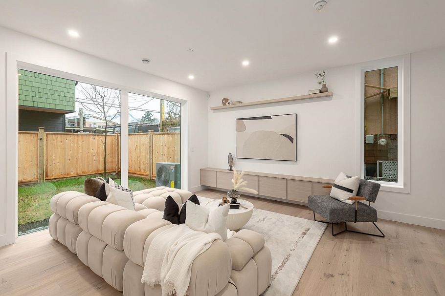 462 E 17th Avenue Vancouver, BC - 3