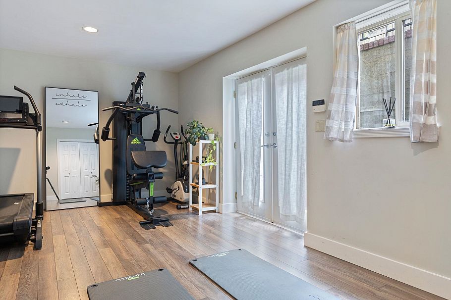 2752 Newmarket Drive North Vancouver, BC - 31