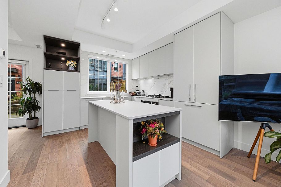 119 2070 Curling Road North Vancouver, BC - 7