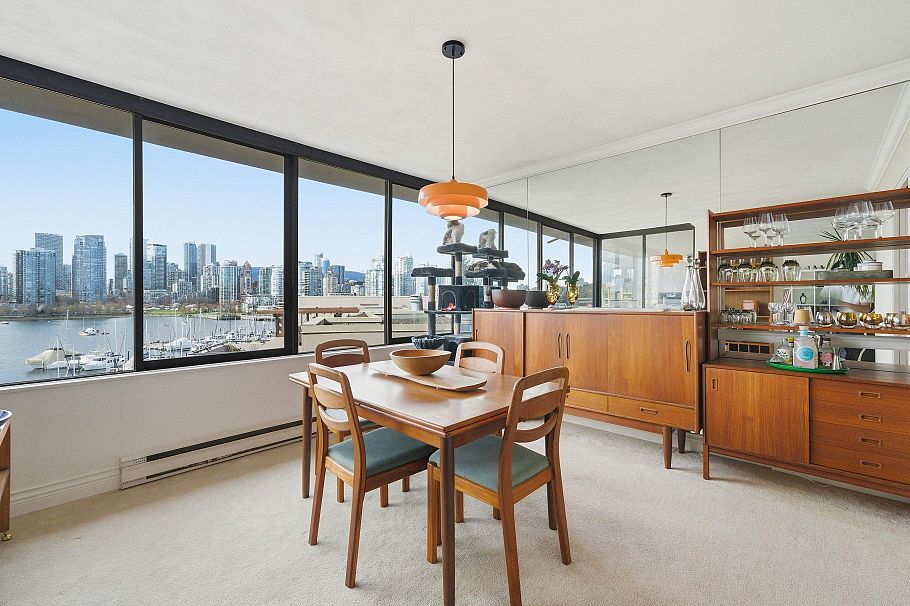 533 666 Leg In Boot Square Vancouver, BC - 15