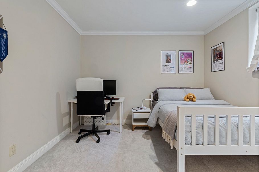 2752 Newmarket Drive North Vancouver, BC - 32