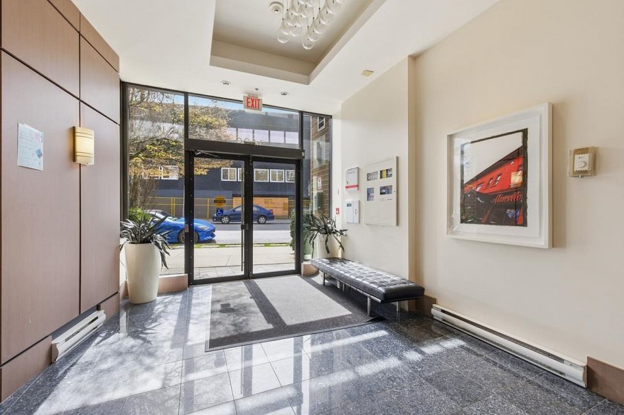 PH-8 1689 13th Avenue Vancouver, BC - 5