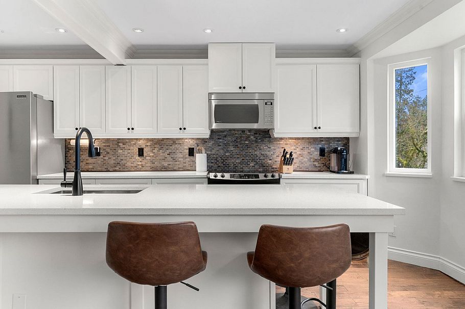 202 1106 W 11th Avenue Vancouver, BC - 8