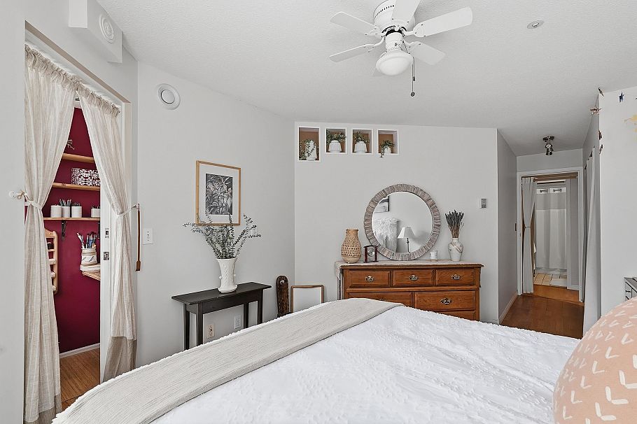 123 3440 W Broadway Vancouver, BC - 23