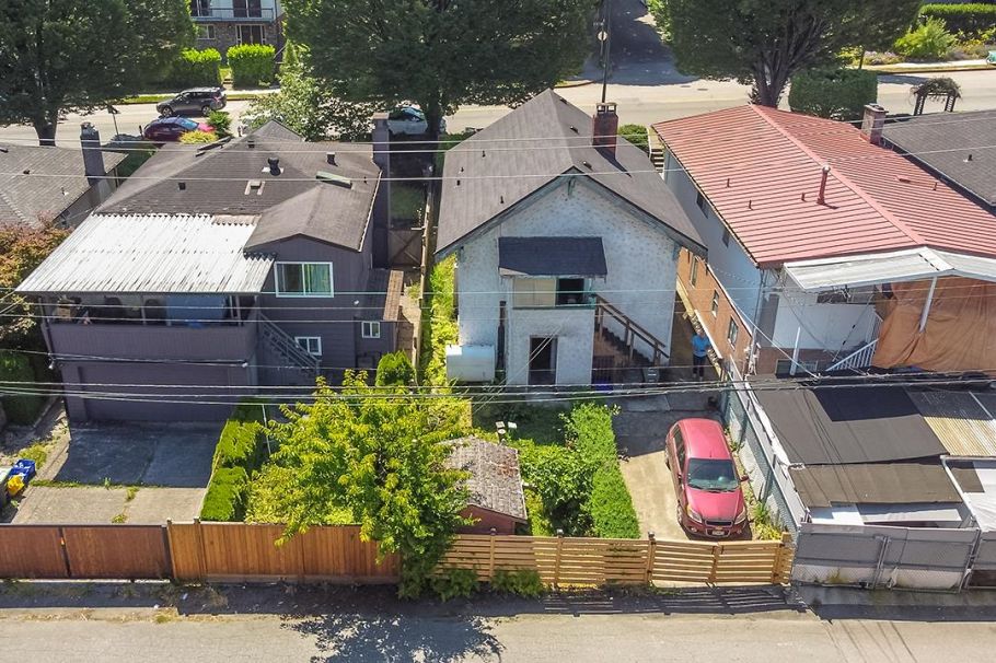 1165 E 33rd Avenue Vancouver, BC - 11
