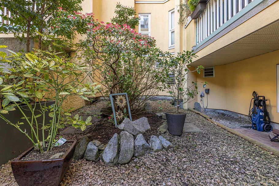 105 1125 Gilford Street Vancouver, BC - 24