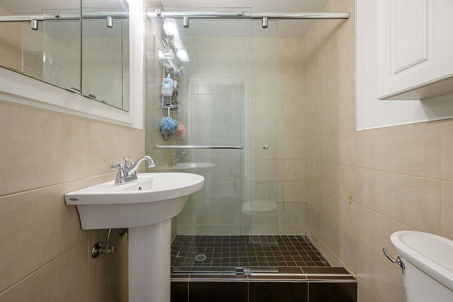 1355 Frederick Road North Vancouver, BC - 17