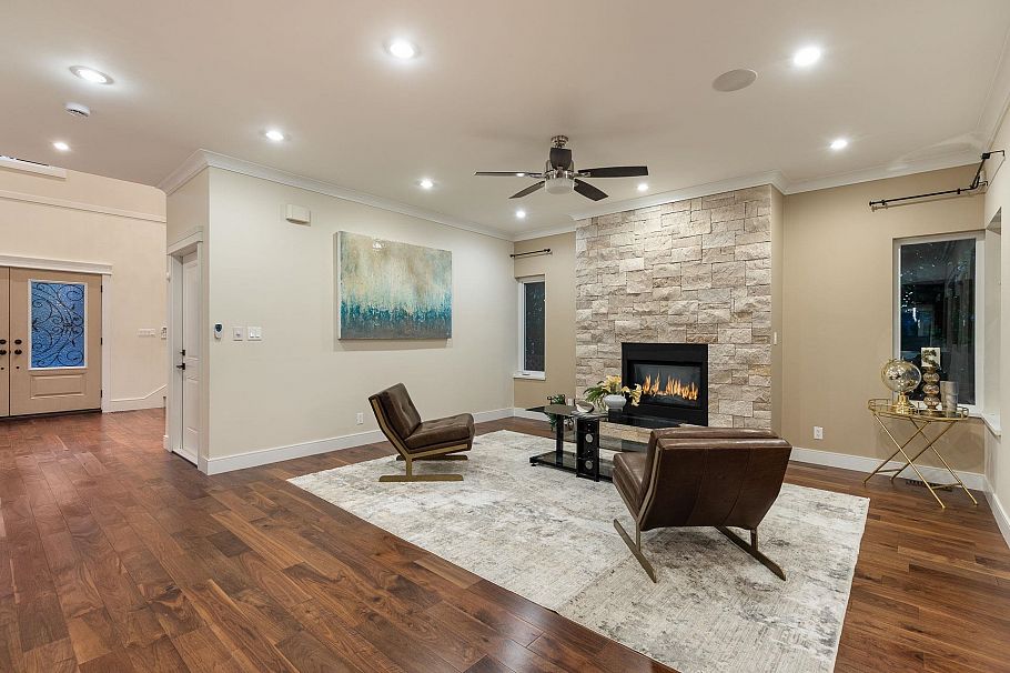 839 W 20th Street North Vancouver, BC - 4