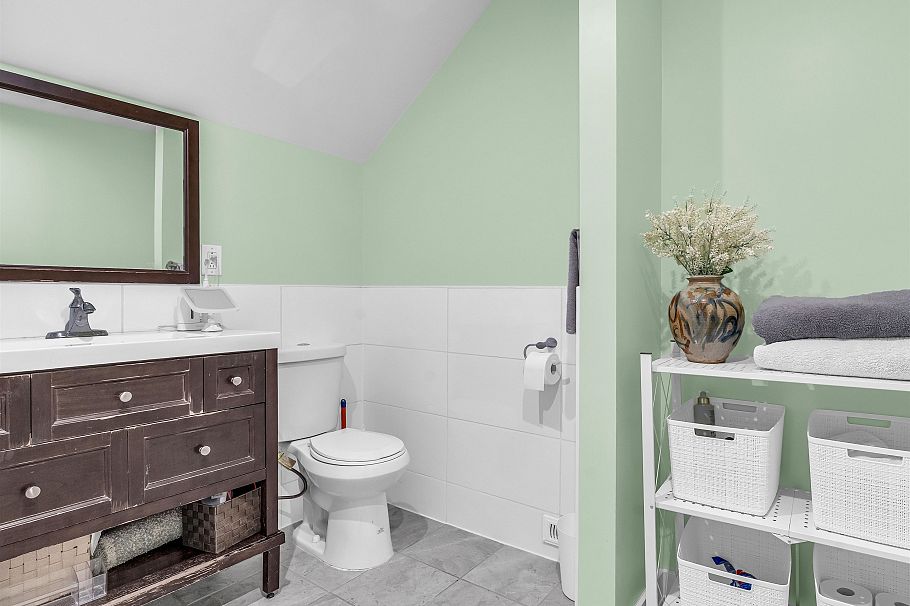 227 W 5th Street North Vancouver, BC - 15