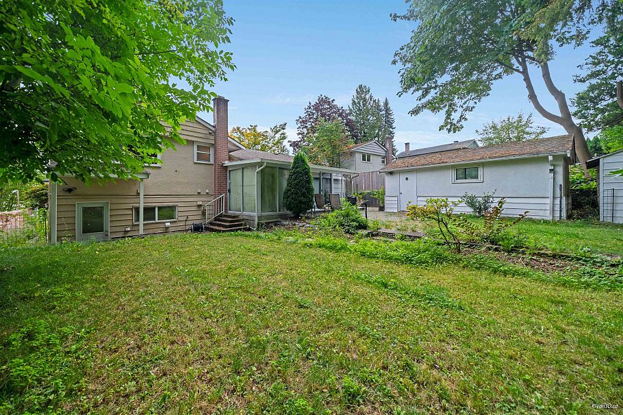 4366 Gilpin Crescent Burnaby, BC - 35