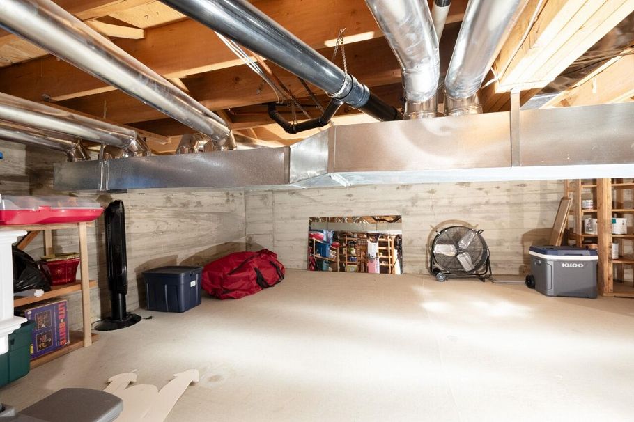 1716 Cascade Court North Vancouver, BC - 32