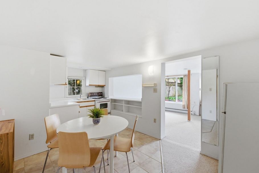 3760 W 29th Avenue Vancouver, BC - 30