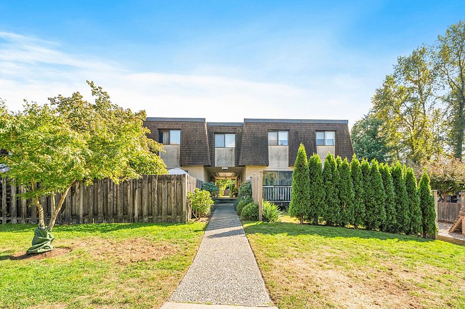 931 Old Lillooet Road North Vancouver, BC - 35