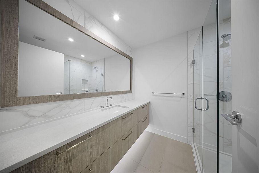 110 707 E 3rd Street North Vancouver, BC - 17