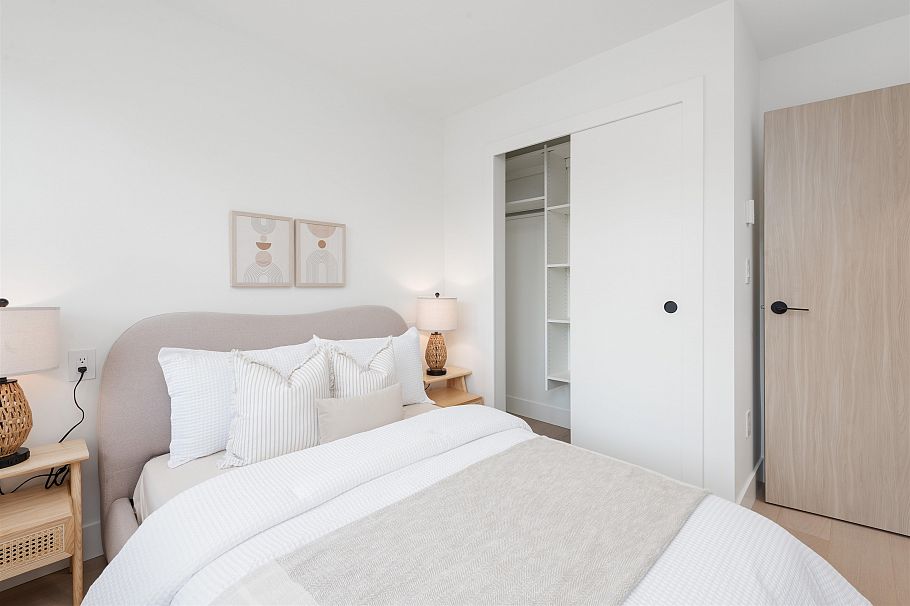 1489 W 52nd Avenue Vancouver, BC - 24