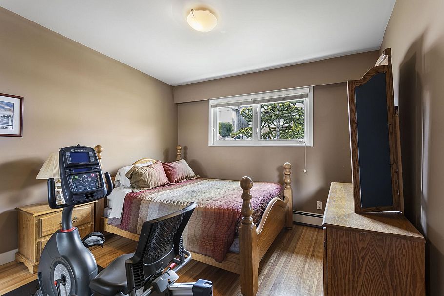 831 Whitchurch Street North Vancouver, BC - 24