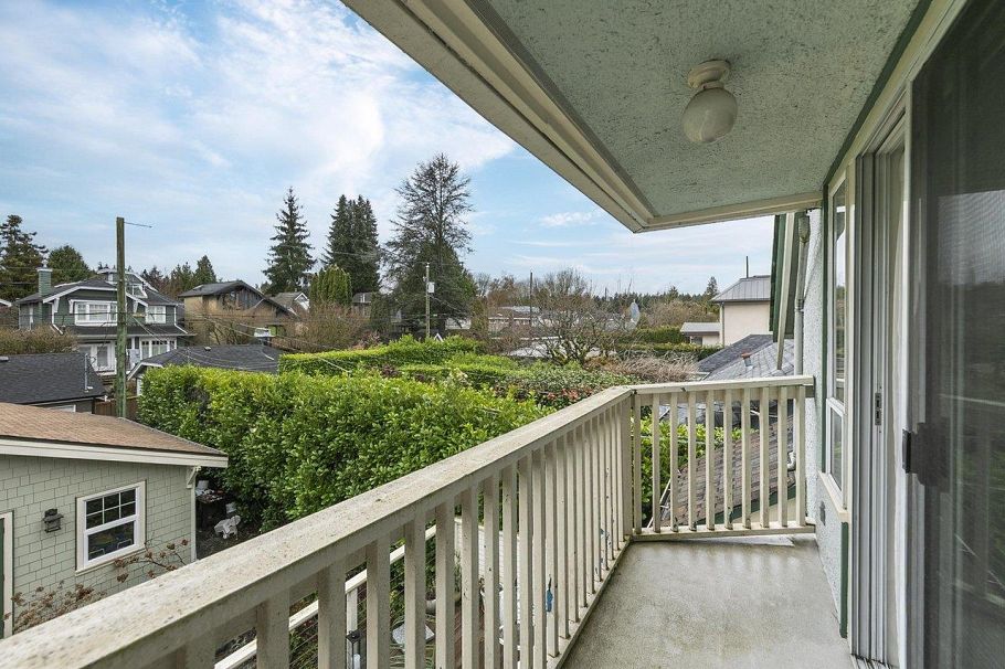 4508 W 12th Avenue Vancouver, BC - 25