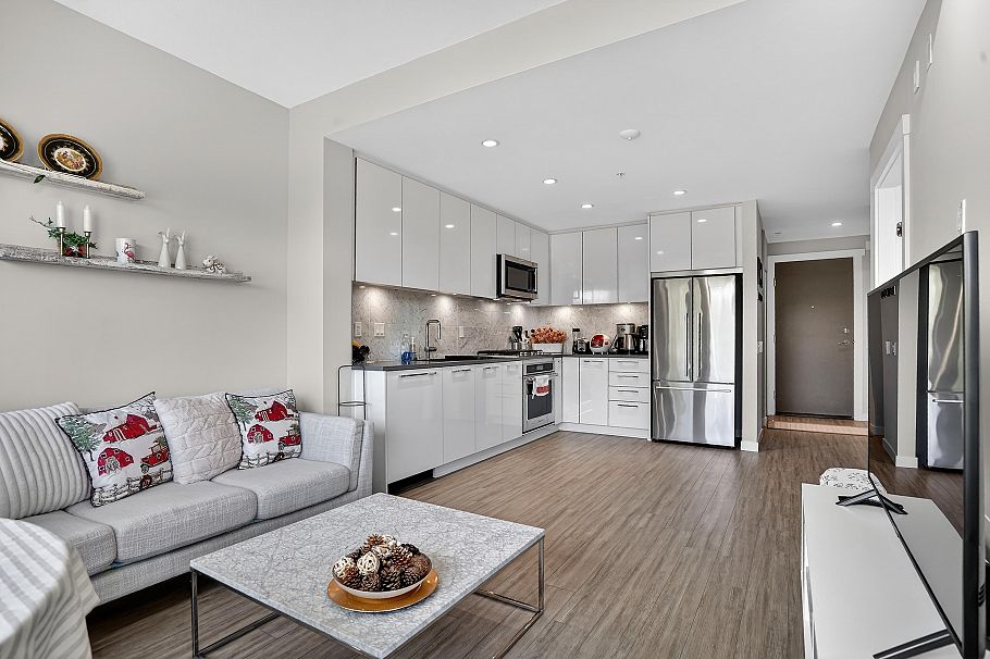 511 2651 Library Lane North Vancouver, BC - 10