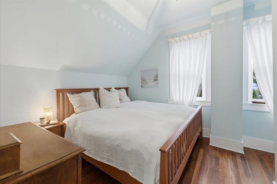 2232 W 14th Avenue Vancouver, BC - 17