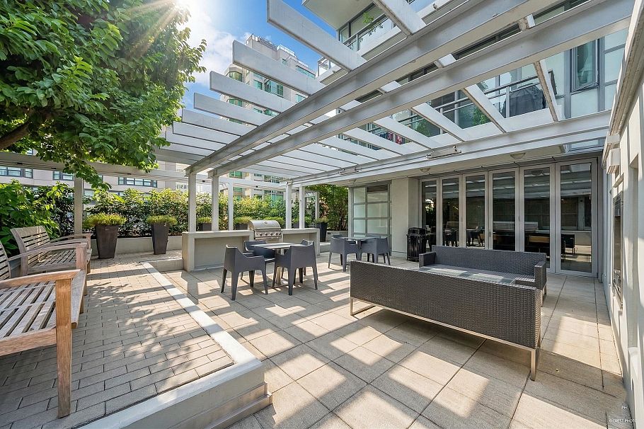 1202 1205 Howe Street Vancouver, BC - 14