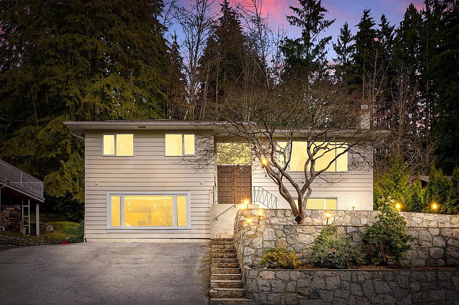 4938 Redonda Drive North Vancouver, BC - 31